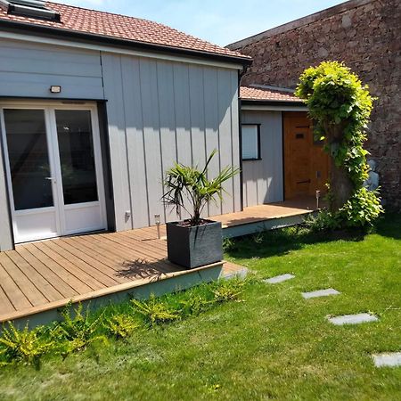 Sejour Au Jardin De Cupidon Avec Jacuzzi Et Sauna Balbigny Exterior photo